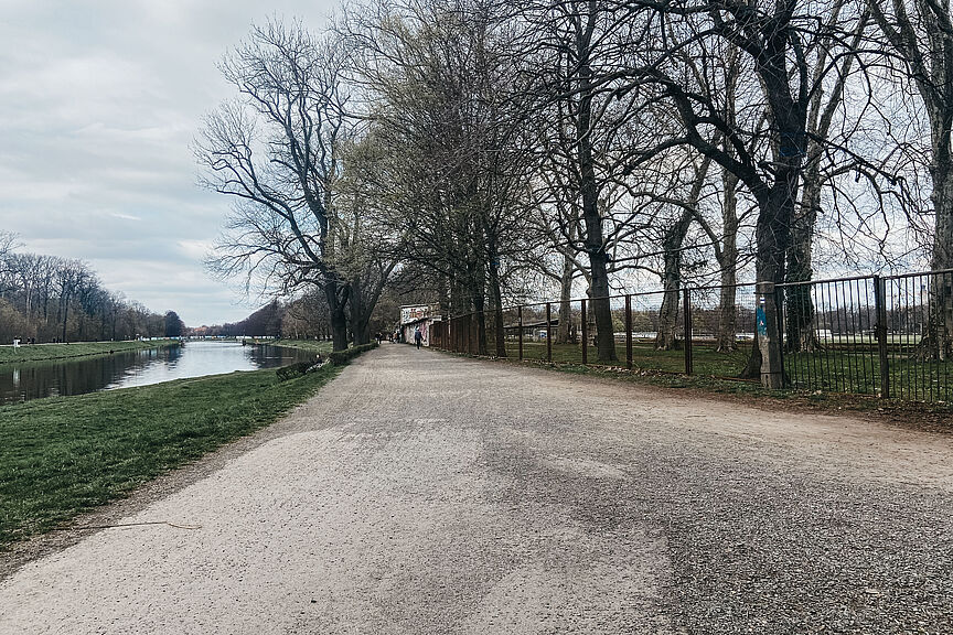 Elsterradweges/Fußweg im Bereich Elsterflutbett-Rennbahn Scheibenholz Elsterradweges/Fußweg im Bereich Elsterflutbett-Rennbahn Scheibenholz