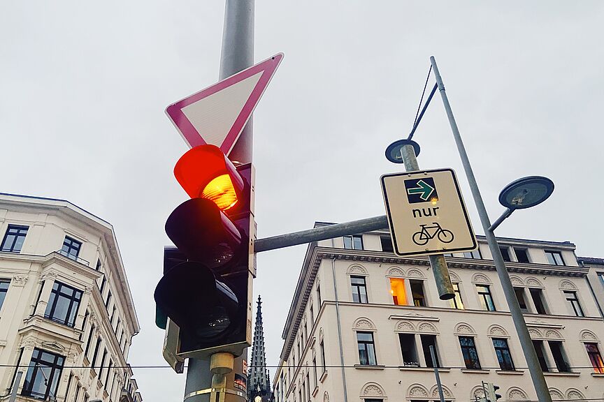 Grüner Pfeil, Radwege, Radfahrer*innen, Leipzig Grüner Pfeil, Radwege, Radfahrer*innen, Leipzig