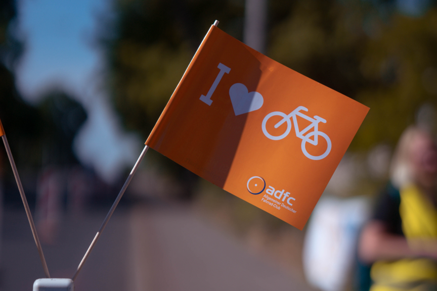 Pop-up_Radweg-Breite_Strasse-ADFC_Leipzig-Verkehrswende Pop-up_Radweg-Breite_Strasse-ADFC_Leipzig-Verkehrswende