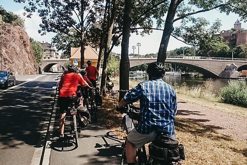 Mit dem Blick zur Giebichensteinbrücke geht es weiter! Mit dem Blick zur Giebichensteinbrücke geht es weiter!