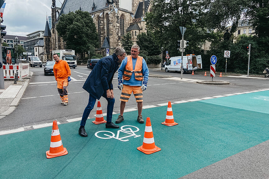 Dittrichring-Markierung-Radstreifen-Dienberg-ADFC_Leipzig Dittrichring-Markierung-Radstreifen-Dienberg-ADFC_Leipzig