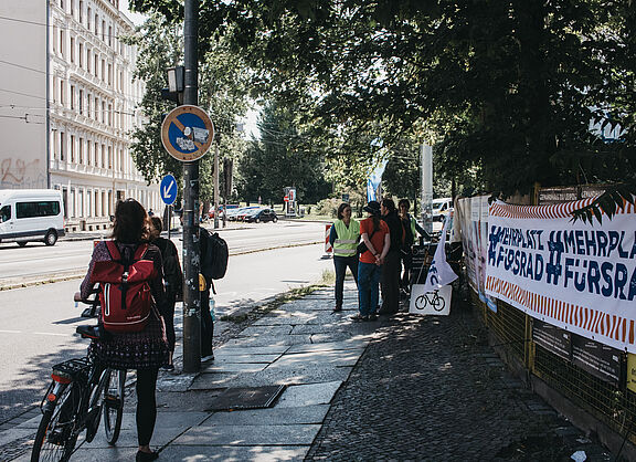 Pop-up_Radweg-Breite_Strasse-ADFC_Leipzig